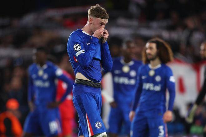 2-8让切尔西球迷怒了 中场提前退场+狂嘘主帅 当新老板面高呼阿布